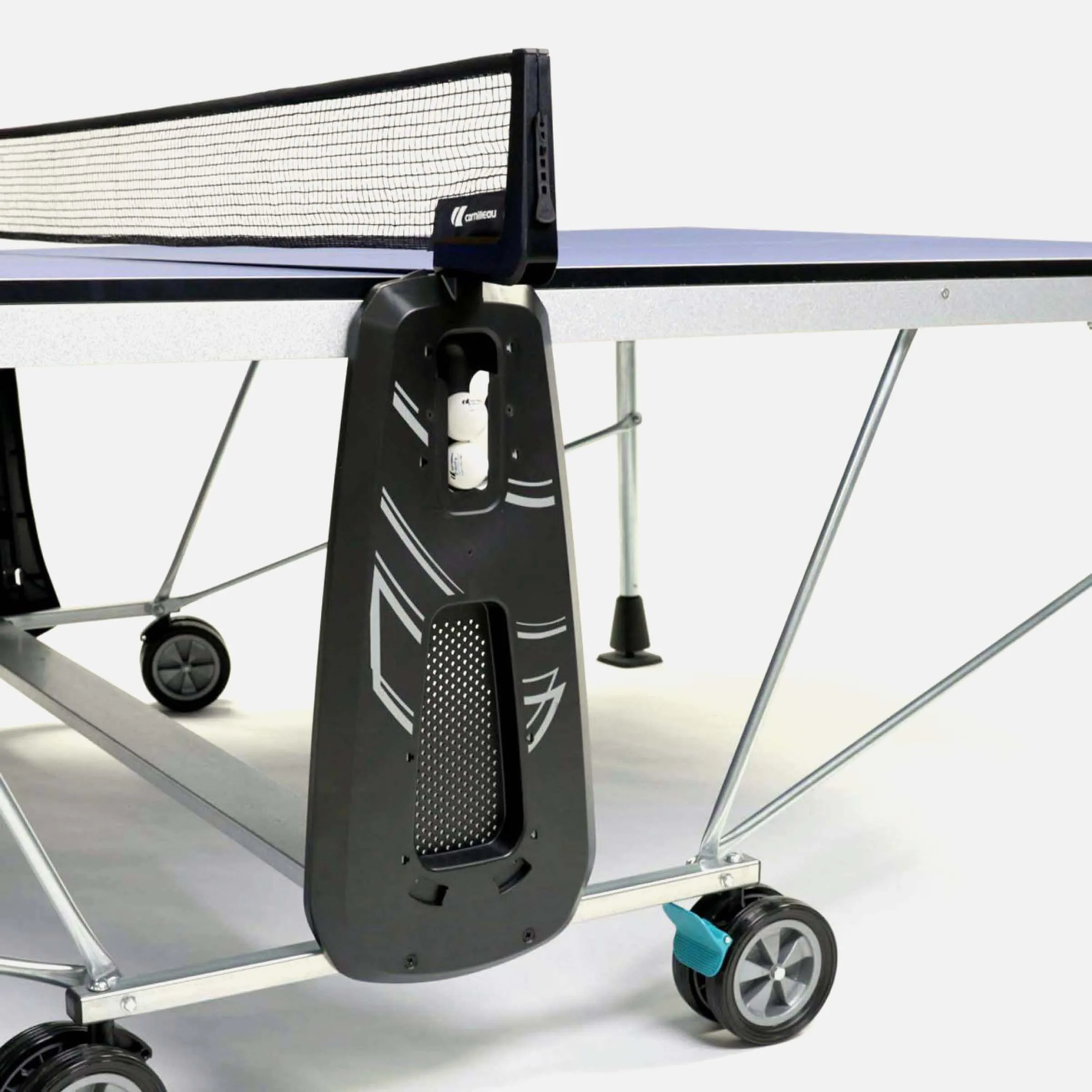 INDOOR TABLE TENNIS