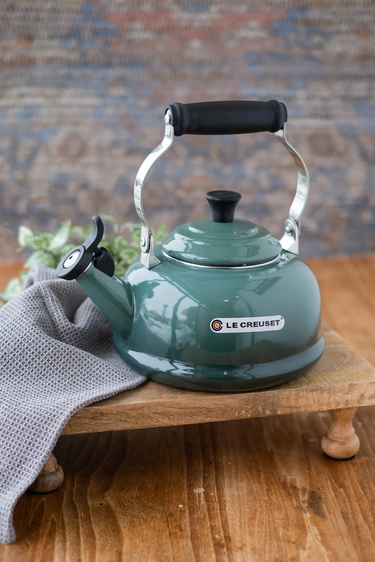 Le Creuset Classic Kettle - Artichaut