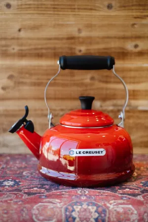 Le Creuset Classic Kettle - Cerise*