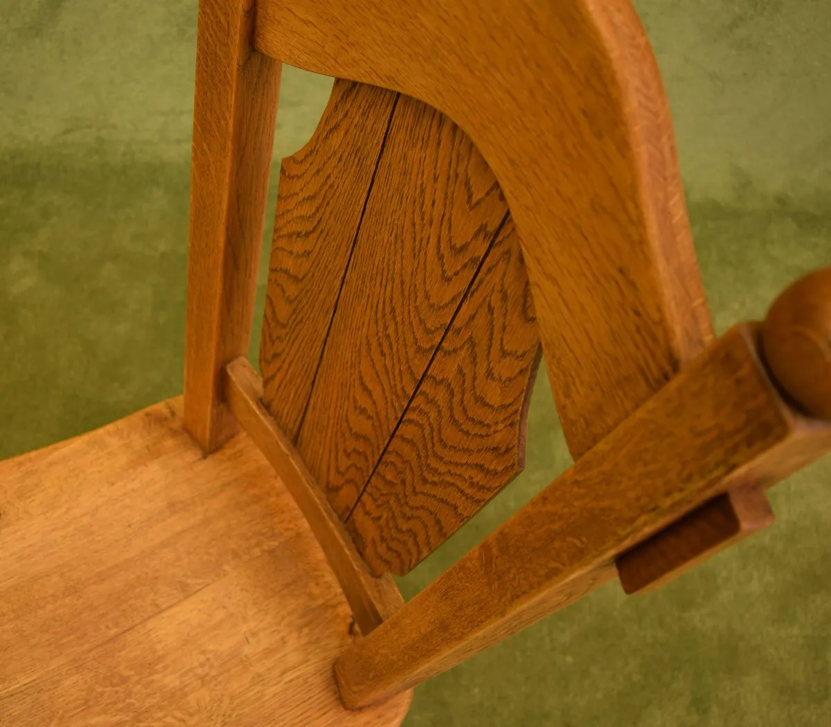 Round Dutch Oak Table & 4 Chairs